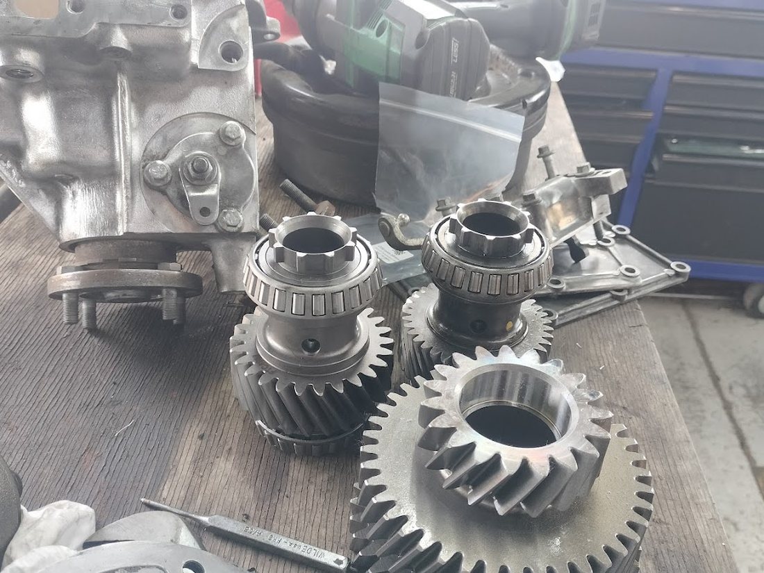 Gearbox internals, gears and bearings laid out